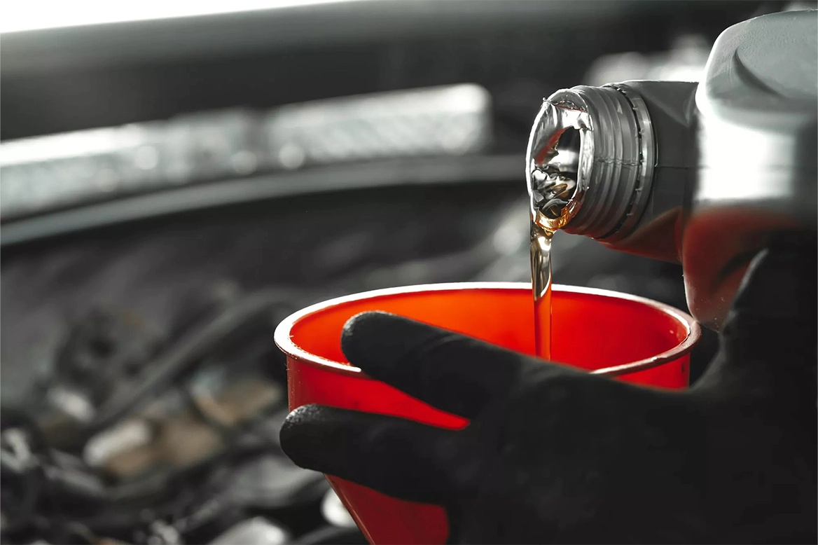 How Oil Changes Enhance Fuel Efficiency and Optimize Engine Performance